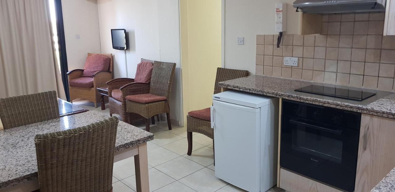 Senator Hotel Apartments - Adults Only Ayia Napa Exterior foto