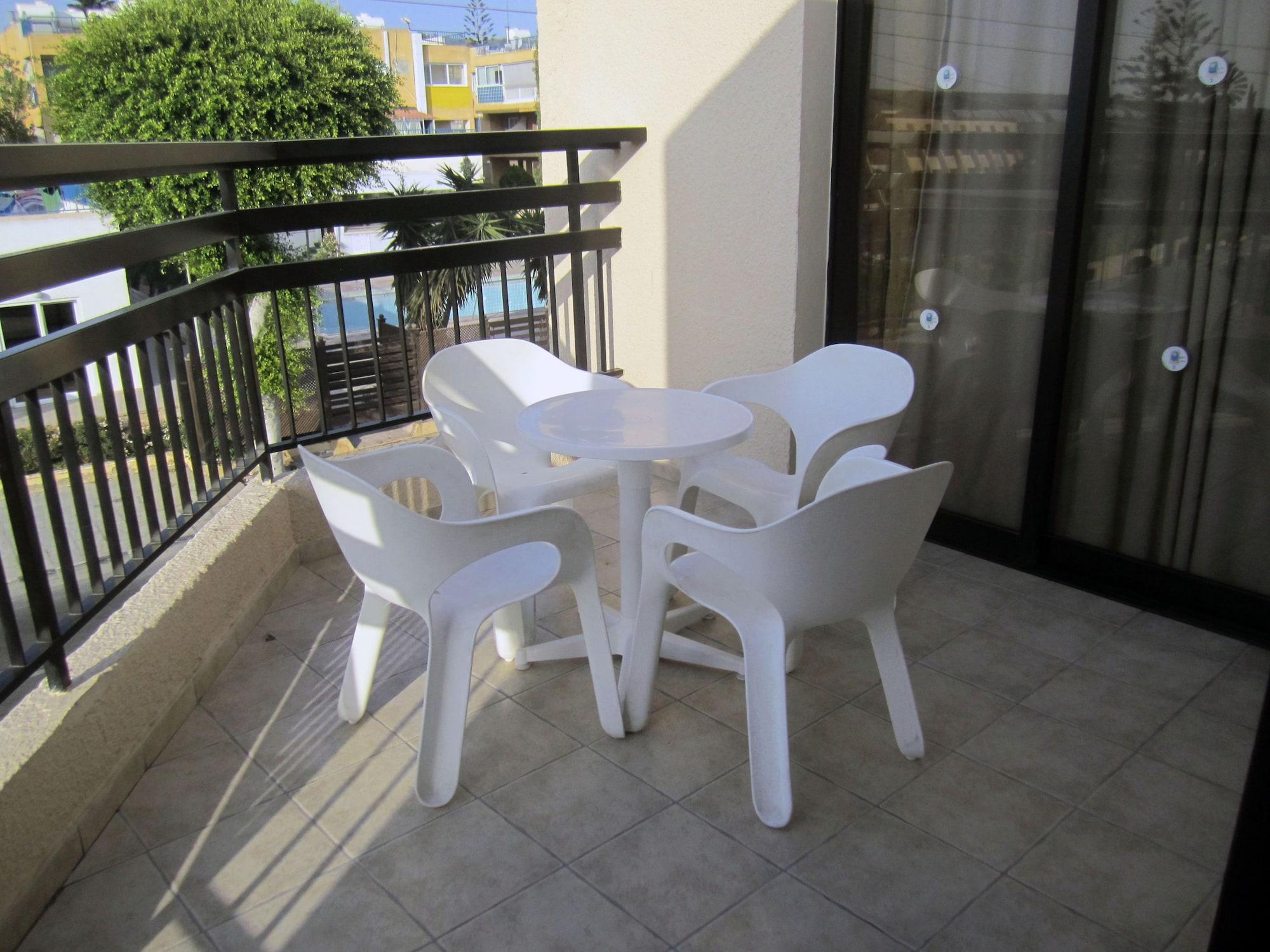 Senator Hotel Apartments - Adults Only Ayia Napa Exterior foto